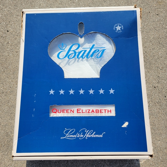 VTG Bates Queen Elizabeth Vintage blue White Double Medallion Center Fringed Bed - Picture 4 of 12